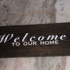 Welcome wood sign